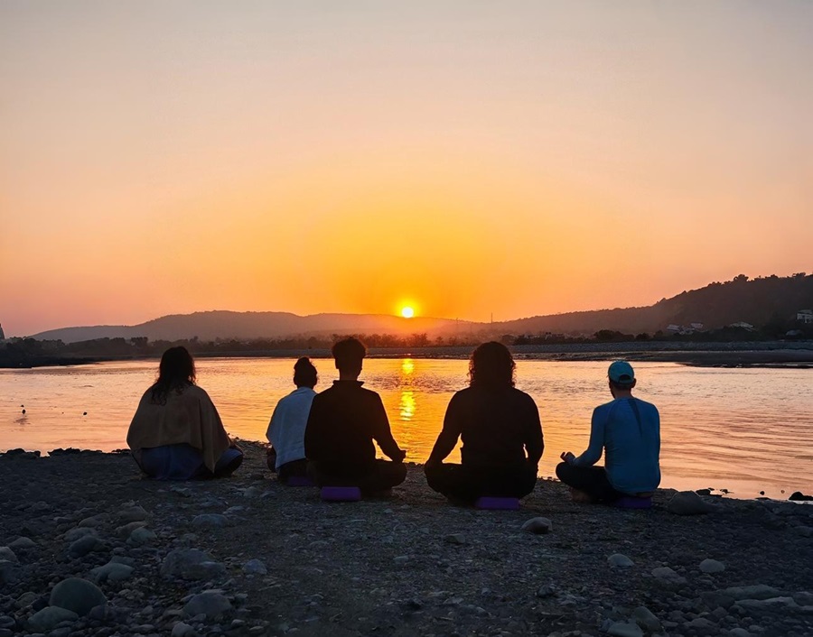 Himalayan pilgrimage Yog Retreat
